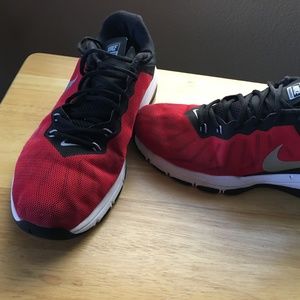 men"s tennis shoes